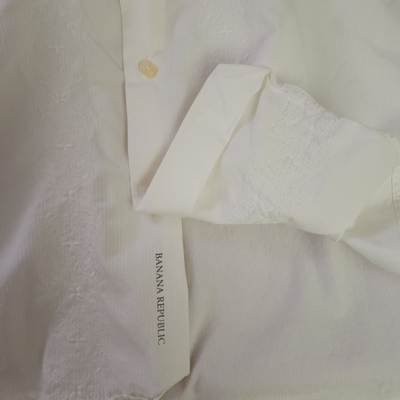 Banana Republic Men's embroidered button shirt off-white small - Picture 8 of 9
